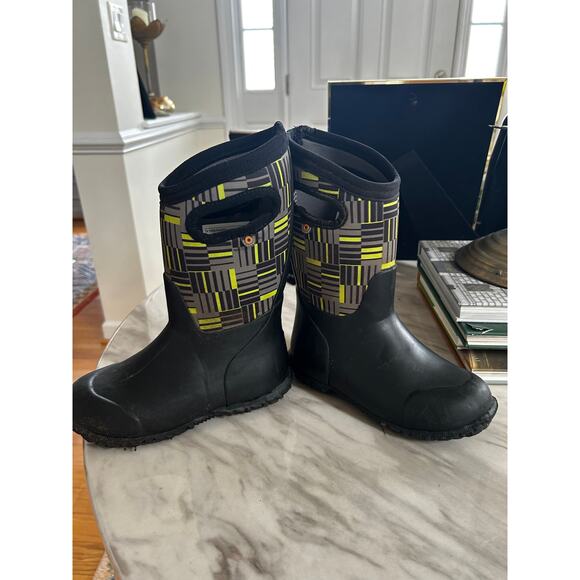 Bogs Kids Size 13 Black & Multi Color Green Printed Rain Boot - Picture 7 of 11